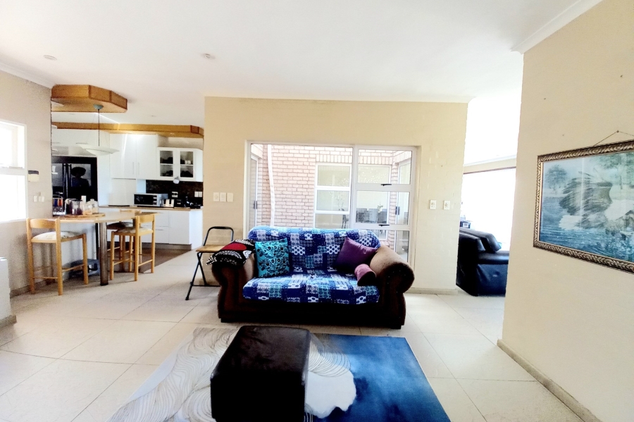 5 Bedroom Property for Sale in Bluewater Bay Western Cape